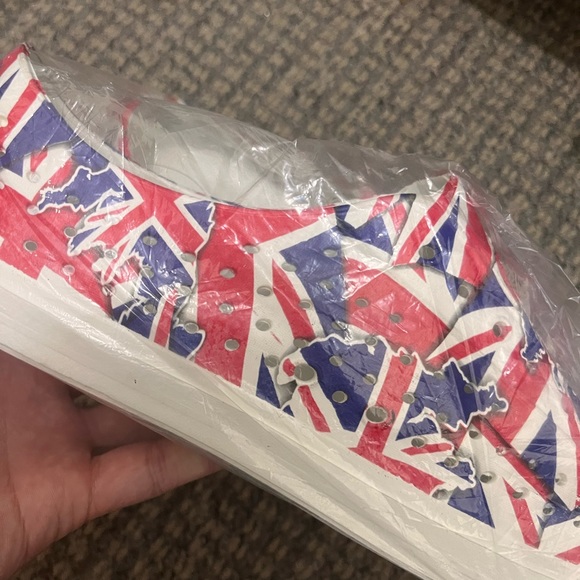 unisex shoes - Picture 3 of 3